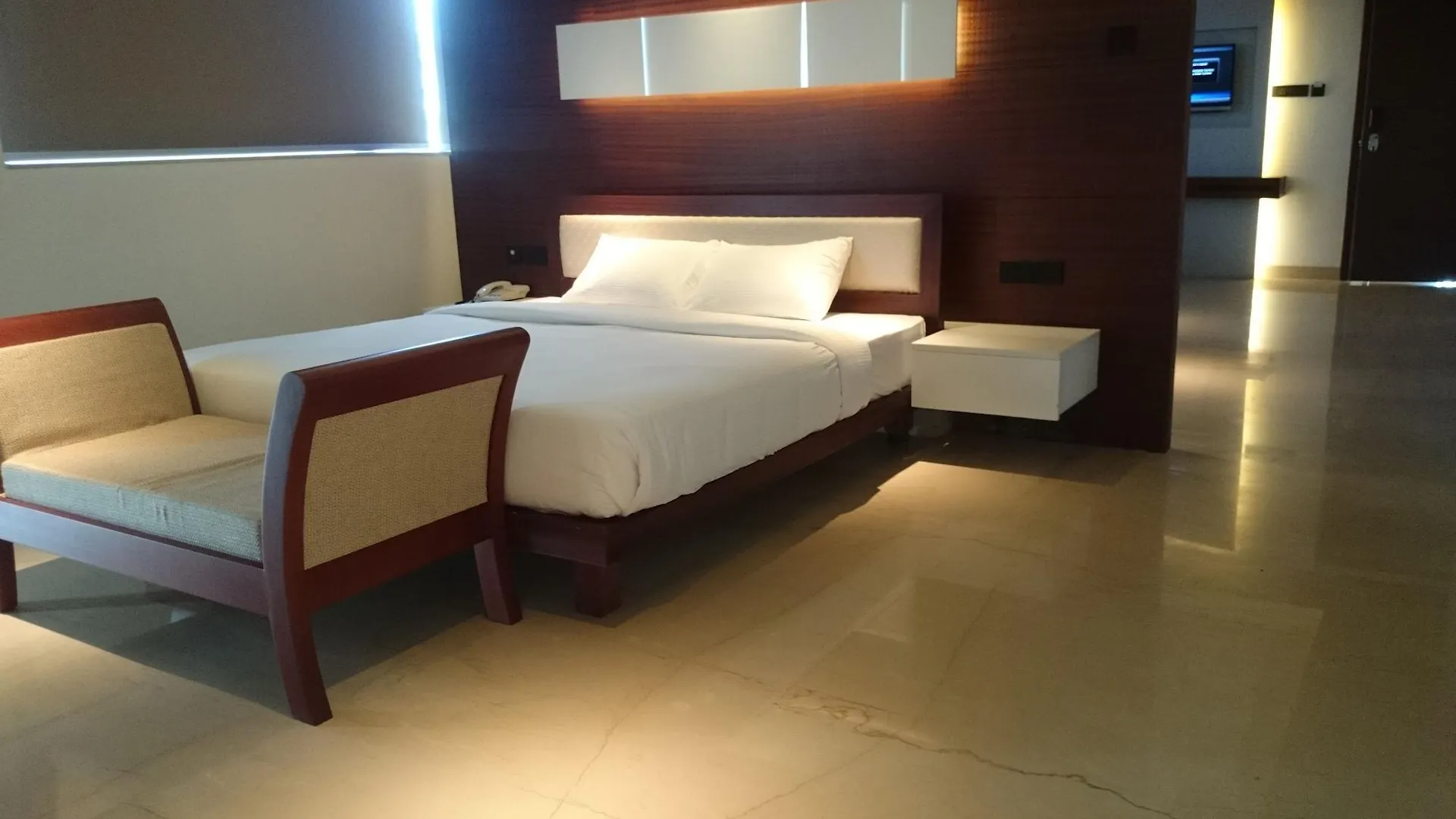 Diana Heights Luxury Hotel Nedumbassery