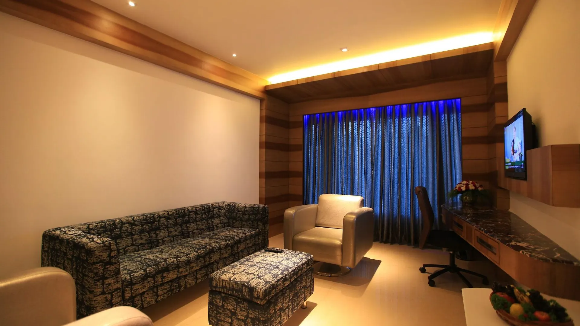 Diana Heights Luxury Hotel Nedumbassery