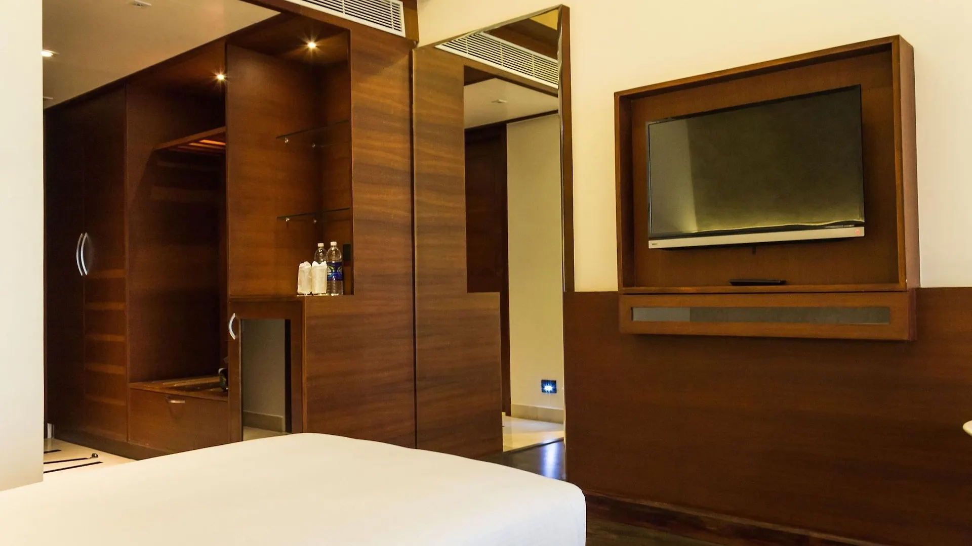 Diana Heights Luxury Hotel Nedumbassery