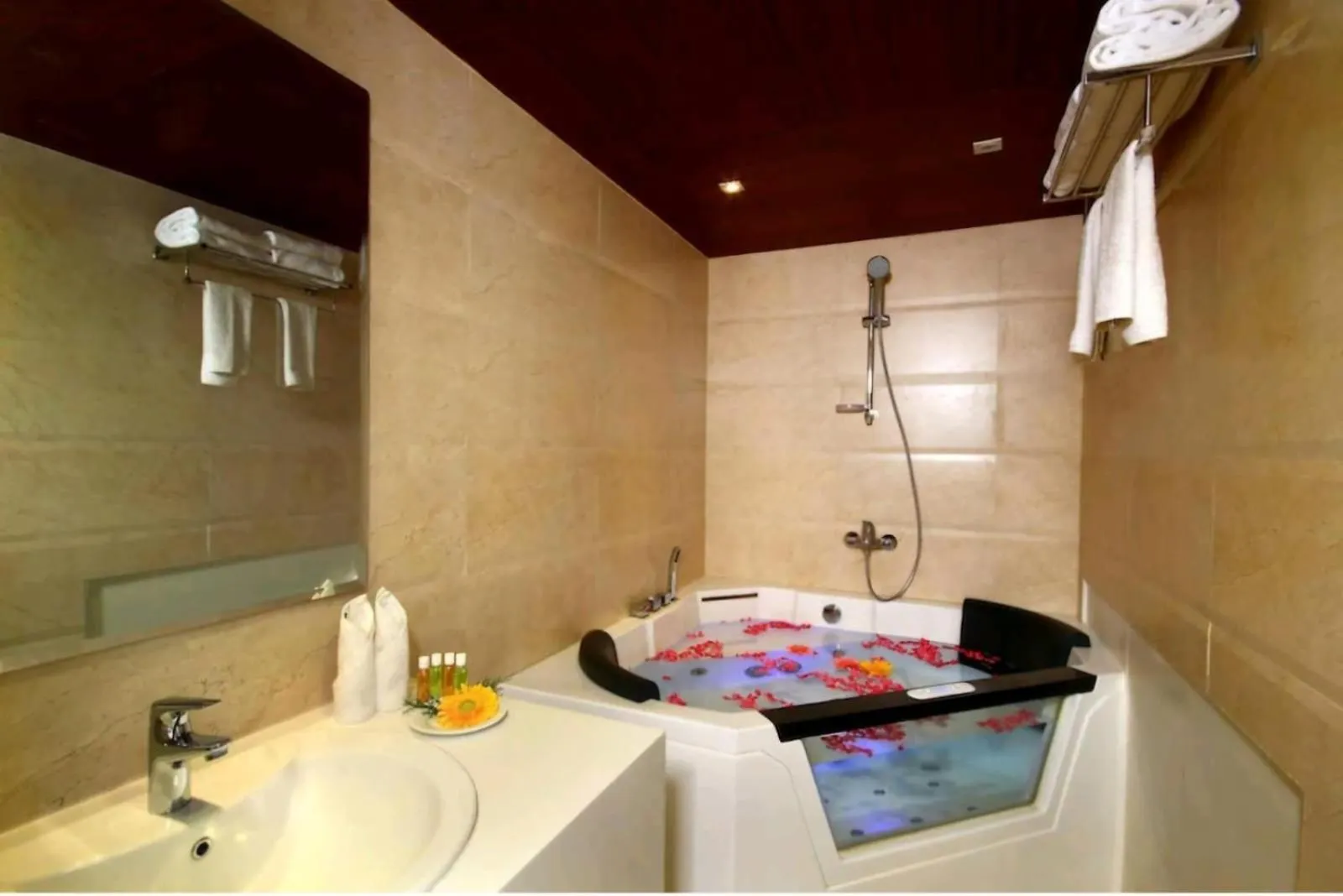 Diana Heights Luxury Hotel Nedumbassery