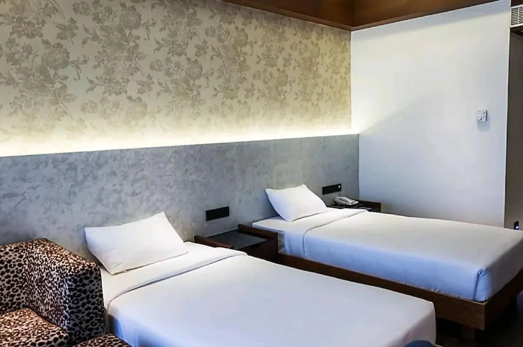 ****  Diana Heights Luxury Hotel Nedumbassery Indien