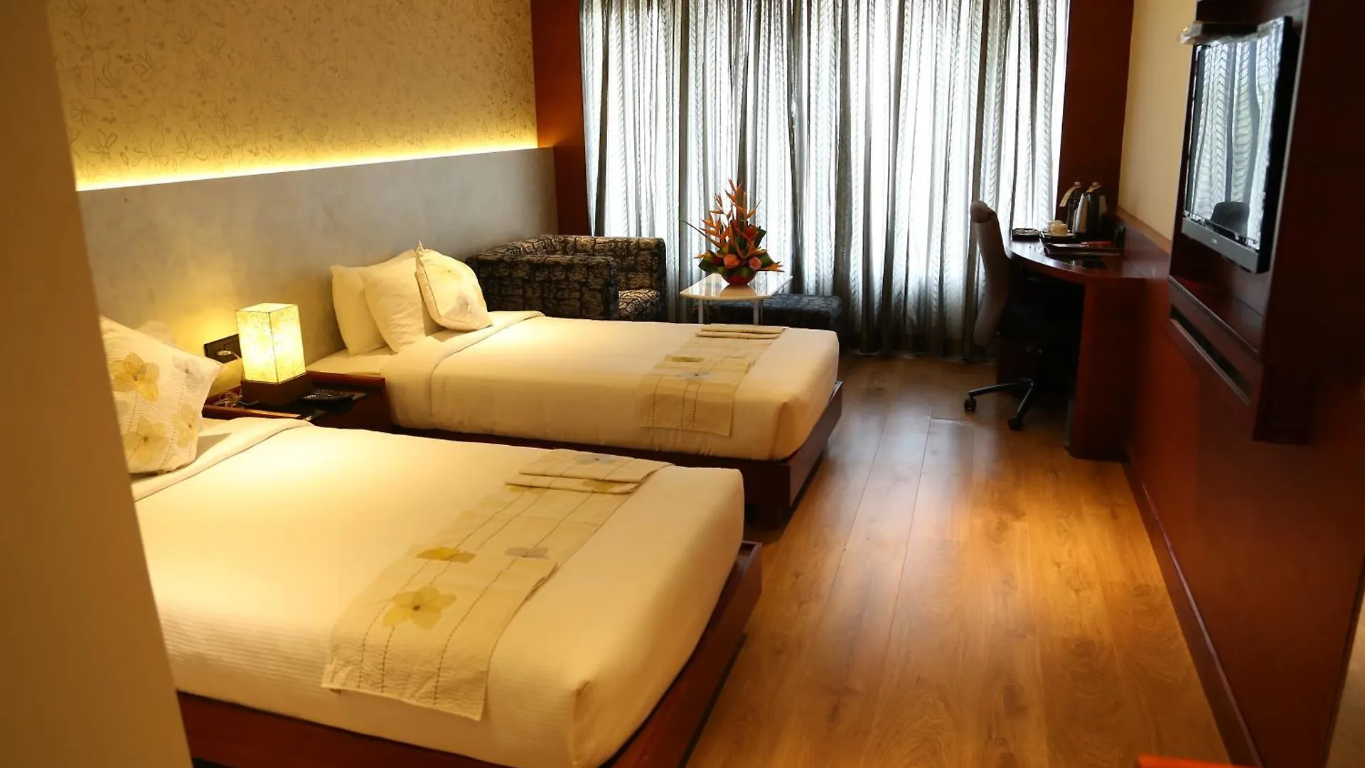 Diana Heights Luxury Hotel Nedumbassery