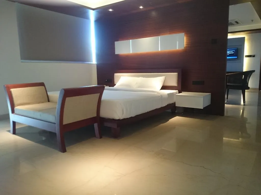 Diana Heights Luxury Hotel Nedumbassery