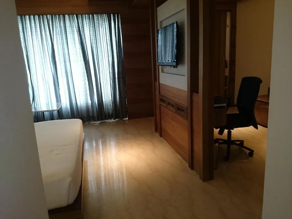 Diana Heights Luxury Hotel Nedumbassery