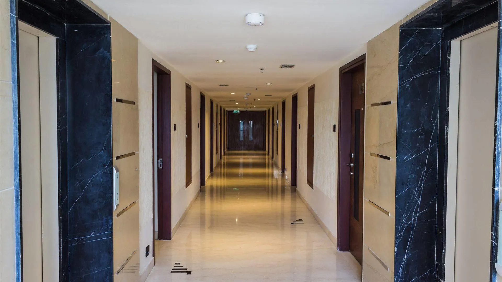 ****  Diana Heights Luxury Hotel Nedumbassery Indien