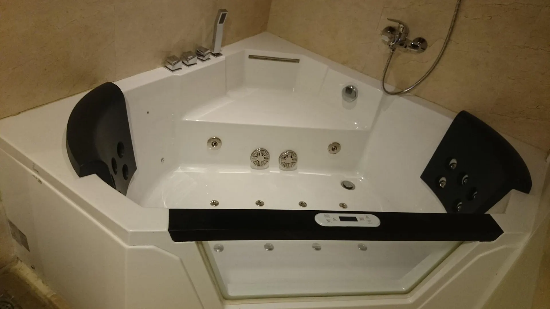 Diana Heights Luxury Hotel Nedumbassery India